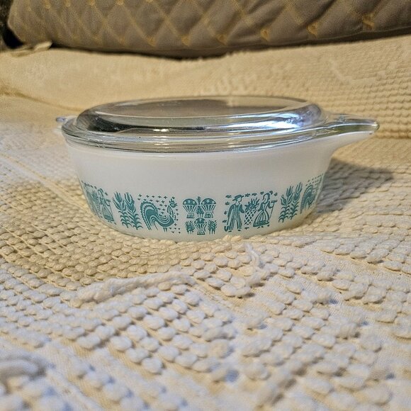Pyrex Turquoise Amish Butterprint 1 Pint Casserole Dish with Glass Lid - Picture 1 of 9
